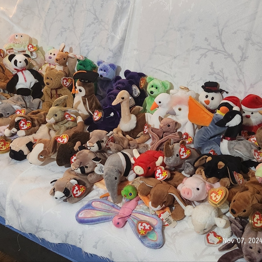 Huge lot of TY beanie babies!!!
